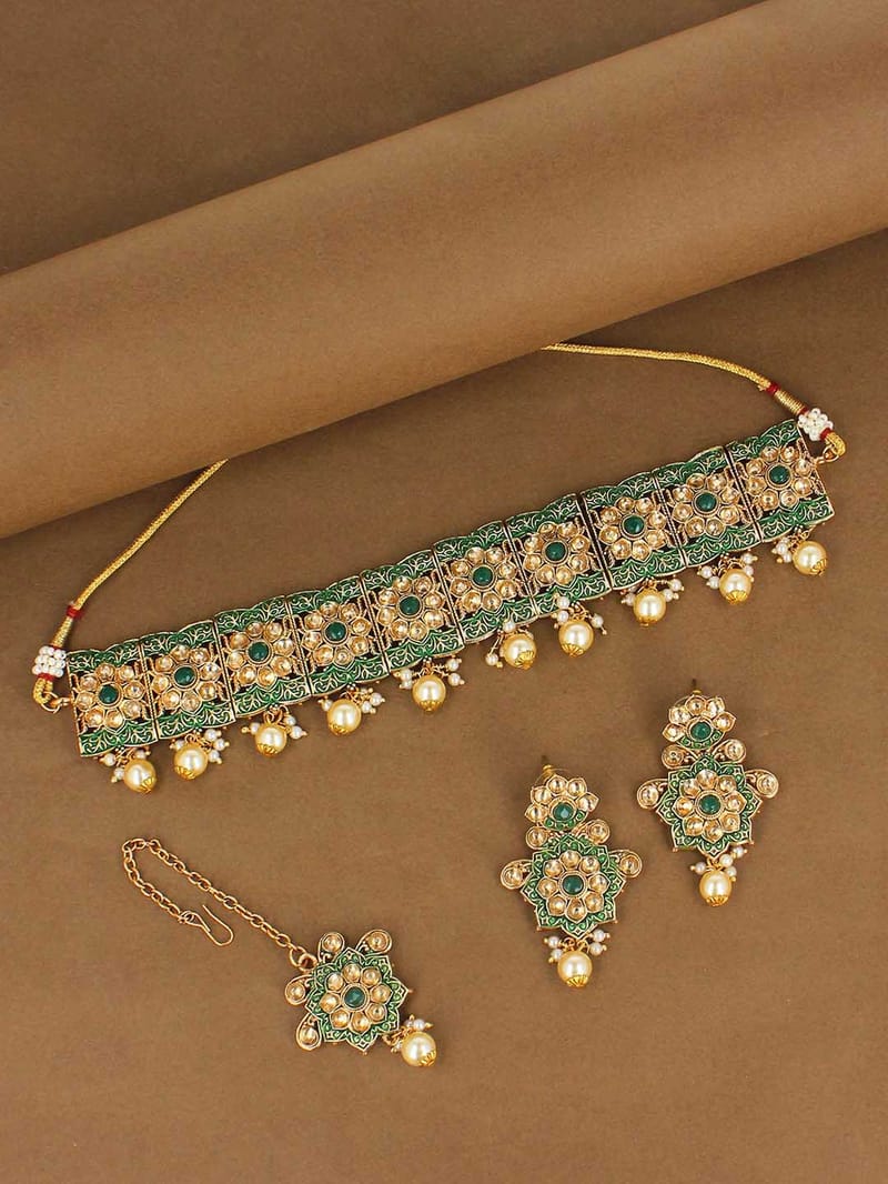Antique Choker Necklace Set in Gold finish - CNB6691