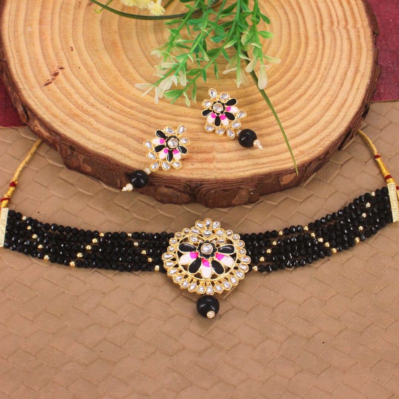 Kundan Choker Necklace Set in Gold finish - CNB29230
