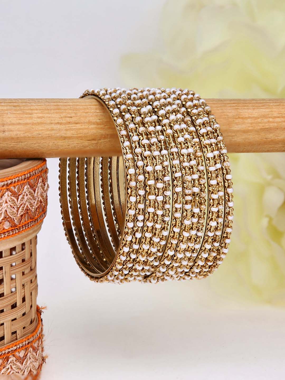 Metal Bangles in Gold finish - 5286GW