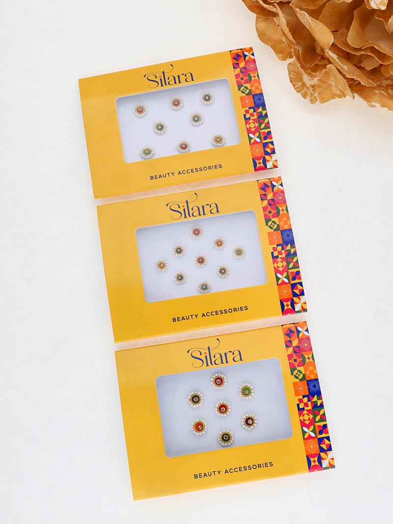 Traditional Bindis in Assorted color - D323