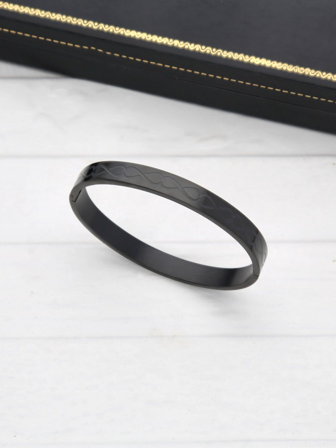Western Kada Bracelet in Black Rhodium finish - THF1605